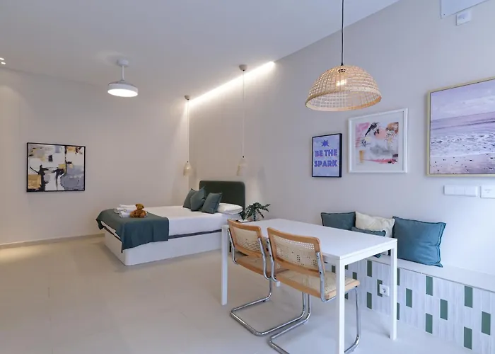Osito Hub - Esteban Ballester Apartman *