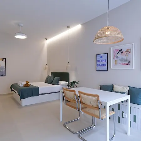 Osito Hub - Esteban Ballester Apartment *